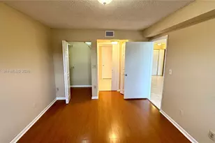 2880 N Oakland Forest Dr, Oakland Park, FL 33309 - Photo 15