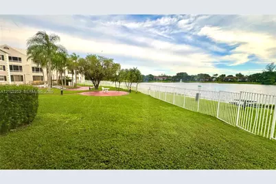 2880 N Oakland Forest Dr #110, Oakland Park, FL 33309 - Photo 25