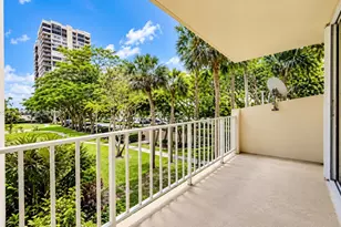 11111 Biscayne Blvd, Miami, FL 33181 - Photo 13