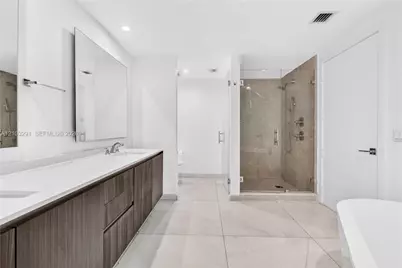 488 NE 18th St #1815, Miami, FL 33132 - Photo 17
