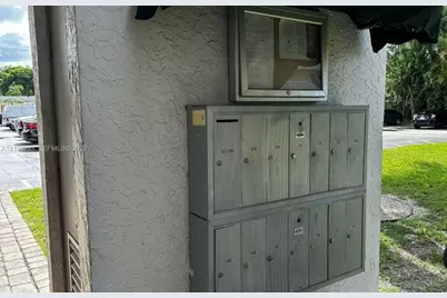 2050 NW 89 Ave #109, Pembroke Pines, FL 33028 - Photo 11