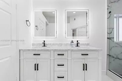 1010 NW 125th Ave, Sunrise, FL 33323 - Photo 25