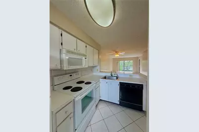 2230 N Cypress Bend Dr #308, Pompano Beach, FL 33069 - Photo 5