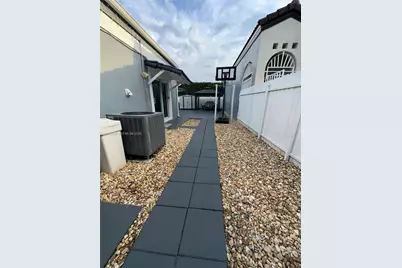 667 NW 124th Ave, Miami, FL 33182 - Photo 15