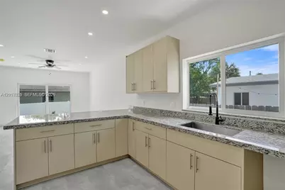 2536 NW 9th Ct, Fort Lauderdale, FL 33311 - Photo 5
