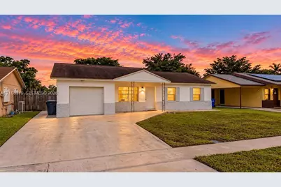 405 SW 78th Ter, North Lauderdale, FL 33068 - Photo 1