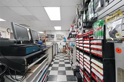 3300 W Hallandale Beach Blvd, Hollywood, FL 33023 - Photo 19