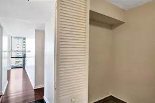 600 NE 36th St, Miami, FL 33137 - Photo 13