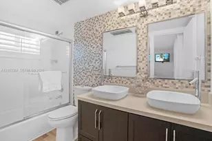 5401 Collins Ave, Miami Beach, FL 33140 - Photo 17