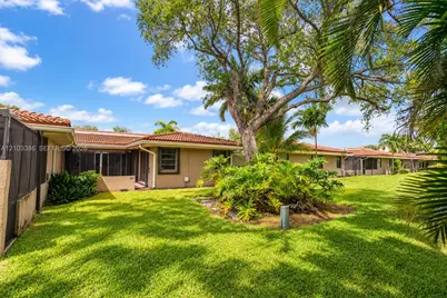 103 Tweedbrook Ln #101, Hollywood, FL 33021 - Photo 23