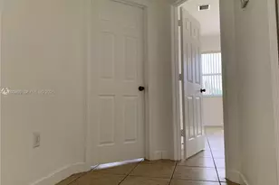 10022 NW 7th St, Miami, FL 33172 - Photo 21