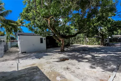 3095 NW 3rd St, Miami, FL 33125 - Photo 9