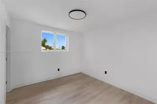 642 SW 10th Ave, Miami, FL 33130 - Photo 9