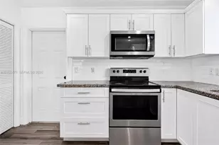 7353 SW 23rd St, Miami, FL 33155 - Photo 9