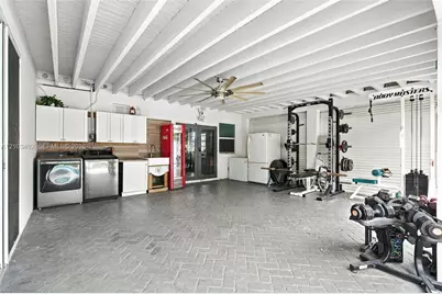 208 Iroquois St, Miami Springs, FL 33166 - Photo 25