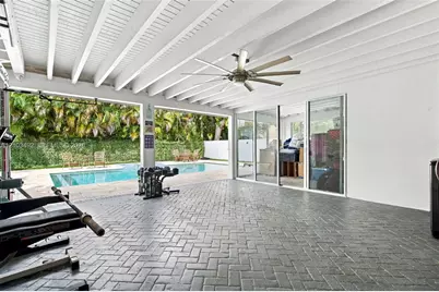208 Iroquois St, Miami Springs, FL 33166 - Photo 23