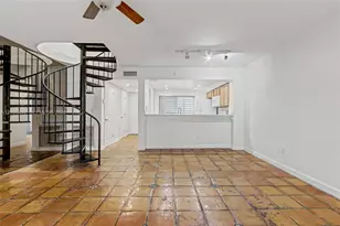 521 NE 38th St, Miami, FL 33137 - Photo 9