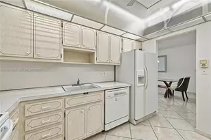 1980 S Ocean Dr, Hallandale Beach, FL 33009 - Photo 9
