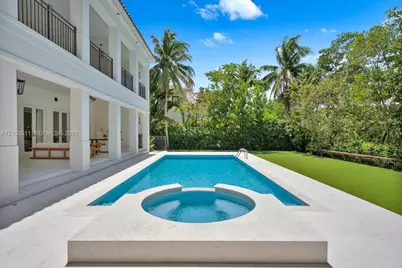 119 Paloma Dr, Coral Gables, FL 33143 - Photo 11
