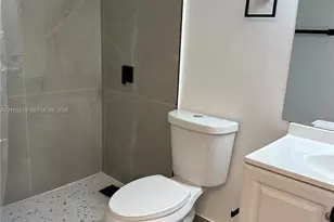 801 Brickell Bay Dr, Miami, FL 33131 - Photo 11