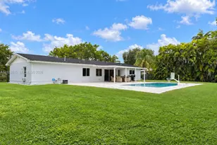 11802 SW 106th Ave, Miami, FL 33176 - Photo 9