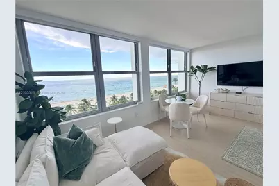 2899 Collins Ave #931, Miami Beach, FL 33140 - Photo 1
