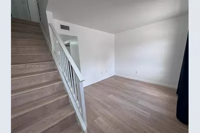 324 W 74th Pl #6, Hialeah, FL 33014 - Photo 7