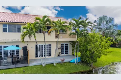 723 NE 195th St, Miami, FL 33179 - Photo 37