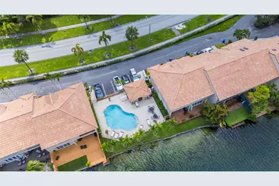 723 NE 195th St, Miami, FL 33179 - Photo 39