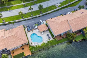 723 NE 195th St, Miami, FL 33179 - Photo 39