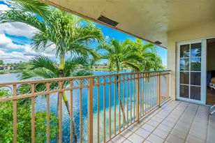 723 NE 195th St, Miami, FL 33179 - Photo 15