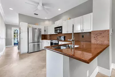 723 NE 195th St, Miami, FL 33179 - Photo 11