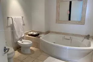 18201 Collins Ave, Sunny Isles Beach, FL 33160 - Photo 9