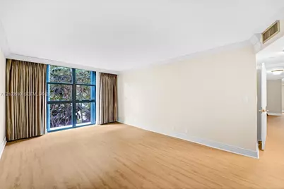 2000 Towerside Ter #301, Miami, FL 33138 - Photo 19