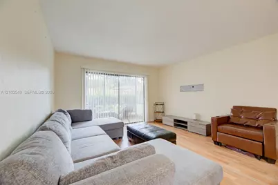 8901 N New River Canal Rd #4W, Plantation, FL 33324 - Photo 7