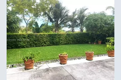 9311 SW 100th Ave Rd, Miami, FL 33176 - Photo 25