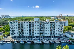 3703 NE 166th St, North Miami Beach, FL 33160 - Photo 45