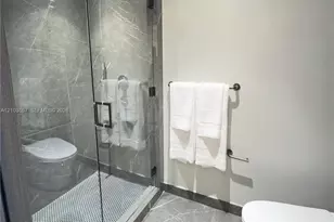 20 NE 11th, Miami, FL 33132 - Photo 13