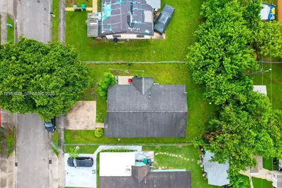 435 NW 15th St, Florida City, FL 33034 - Photo 5