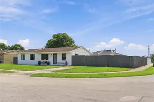 10762 SW 145th St, Miami, FL 33176 - Photo 3
