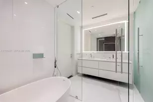300 Biscayne Blvd Way, Miami, FL 33131 - Photo 21