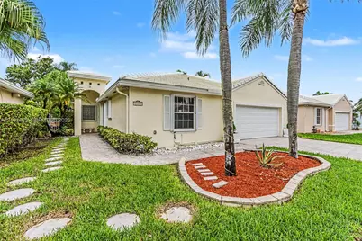 15251 Wilshire Way, Pembroke Pines, FL 33027 - Photo 7