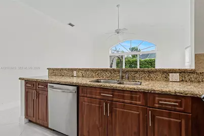 15251 Wilshire Way, Pembroke Pines, FL 33027 - Photo 25