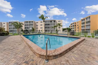 206 SE 10th St #303, Dania Beach, FL 33004 - Photo 27