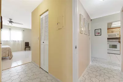 206 SE 10th St #303, Dania Beach, FL 33004 - Photo 23