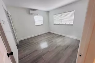 2036 NE 26th St, Wilton Manors, FL 33305 - Photo 3