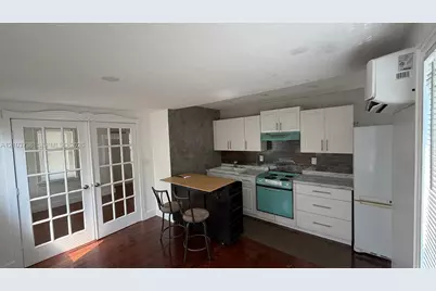 1021 NE 33rd St #F1, Oakland Park, FL 33334 - Photo 5