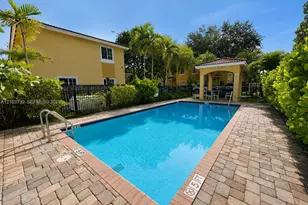 324 NE 3rd St, Hallandale Beach, FL 33009 - Photo 17