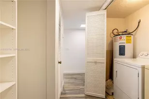 3951 NE 19th Rd, Pompano Beach, FL 33064 - Photo 17