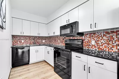 800 Claughton Island Dr #1804, Miami, FL 33131 - Photo 9